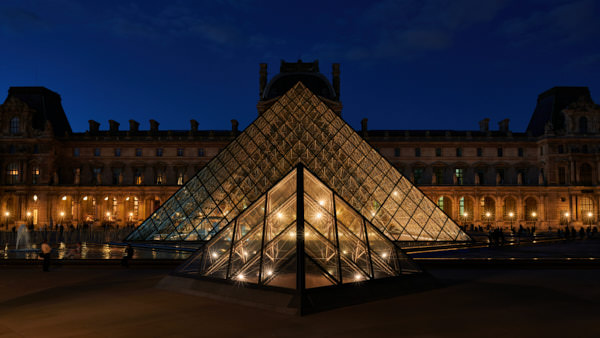 Vor dem Louvre, Paris, FRA