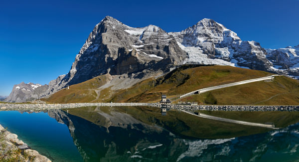 Eiger und Mönch spiegeln sich im Fallbodensee, Kleine Scheidegg, CHE