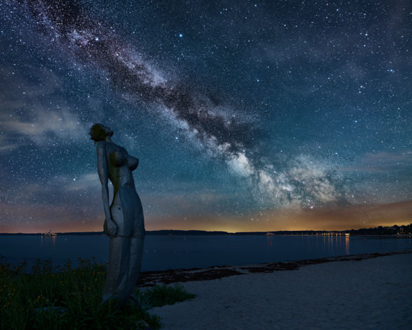 Eckernförder Nixe (Fiktion 08.05.24 02:39 h, Lichtverschmutzung viel zu hoch, Himmel stammt aus dem Wendland)) 